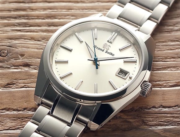 Review: Is Mechanical Really Better Than Quartz?